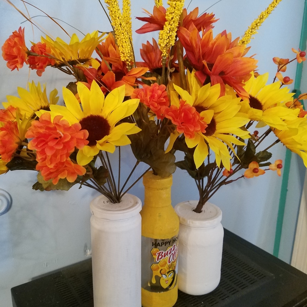 Set of three hand-painted silk floral arrangements - Picture 6 of 8